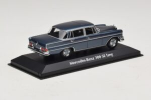 Mercedes 300 SE W112 Lang Kék Metál Maxichamps 1:43 940035200 Diecast – 2. kép a 5-ből