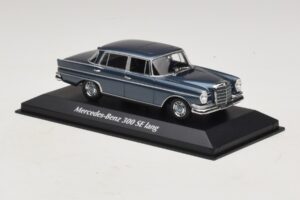 Mercedes 300 SE W112 Lang Kék Metál Maxichamps 1:43 940035200 Diecast – 3. kép a 5-ből