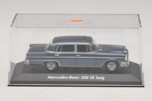 Mercedes 300 SE W112 Lang Kék Metál Maxichamps 1:43 940035200 Diecast – 4. kép a 5-ből