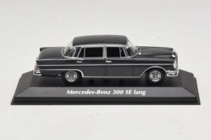 Mercedes 300 SE W112 Lang Sötétszürke Maxichamps 1:43 940035201 Diecast
