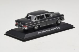 Mercedes 300 SE W112 Lang Sötétszürke Maxichamps 1:43 940035201 Fém – 2. kép a 5-ből