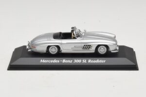 Mercedes 300 SL W198 Roadster Ezüst Maxichamps 1:43 Mercedes 300 SL W198 Roadster Ezüst Maxichamps 1:43 940039030 Fém