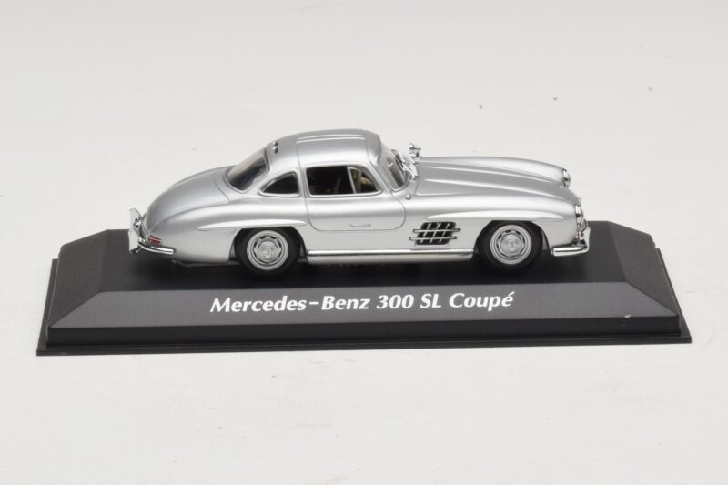 Mercedes 300 SL W198 Ezüst Maxichamps 1:43 Mercedes 300 SL W198 Ezüst Maxichamps 1:43 940039000 Diecast