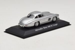 Mercedes 300 SL W198 Ezüst Maxichamps 1:43 940039000 Diecast – 2. kép a 5-ből