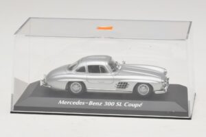 Mercedes 300 SL W198 Ezüst Maxichamps 1:43 940039000 Diecast – 4. kép a 5-ből