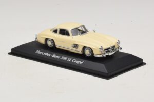 Mercedes 300 SL W198 Fehér Maxichamps 1:43 940039002 Diecast – 3. kép a 5-ből