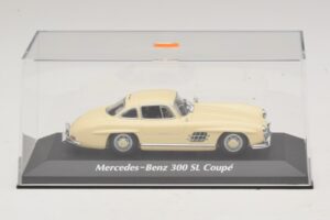 Mercedes 300 SL W198 Fehér Maxichamps 1:43 940039002 Diecast – 4. kép a 5-ből