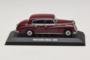 Mercedes 300 W186 Sötétpiros Maxichamps 1:43 940039060 Fém