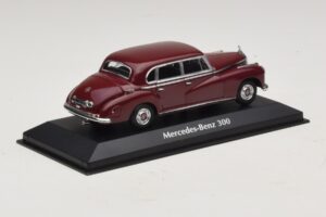 Mercedes 300 W186 Sötétpiros Maxichamps 1:43 940039060 Fém – 2. kép a 5-ből