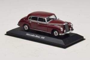 Mercedes 300 W186 Sötétpiros Maxichamps 1:43 940039060 Fém – 3. kép a 5-ből