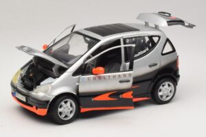 Mercedes A-Class W168 D. Coulthard Ezüst Maisto 1:18 35841 Fém – 2. kép a 8-ből
