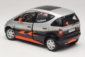 Mercedes A-Class W168 D. Coulthard Ezüst Maisto 1:18 35841 Fém – 7. kép a 8-ből