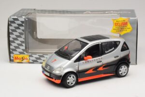 Mercedes A-Class W168 D. Coulthard Ezüst Maisto 1:18 35841 Fém – 8. kép a 8-ből