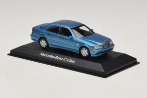 Mercedes C-Class W202 Kék Metál Maxichamps 1:43 940037060 Fém – 3. kép a 5-ből