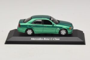 Mercedes C-Class W202 Zöld Metál Maxichamps 1:43 940037061 Fém