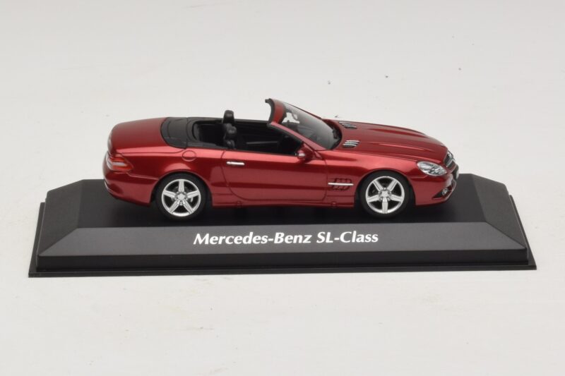 Mercedes SL R230 Piros Metál Maxichamps 1:43 Mercedes SL R230 Piros Metál Maxichamps 1:43 940037530 Diecast