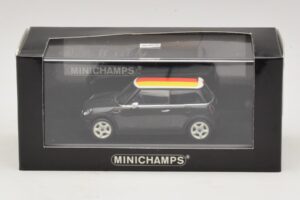 Mini Cooper One R50 Zöld Német Zászlóval Minichamps 1:43 MINI033 Fém – 5. kép a 5-ből