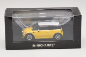 Mini Cooper One R50 Aero Csomaggal Sárga Minichamps 1:43 431138274 Fém – 4. kép a 4-ből