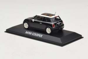 Mini Cooper S R53 Fekete Panorámatetővel Minichamps 1:43 MINI022 Fém – 3. kép a 4-ből