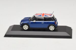 Mini Cooper S R53 Kék Brit Zászlóval Minichamps 1:43 Mini Cooper S R53 Kék Brit Zászlóval Minichamps 1:43 MINI026 Fém