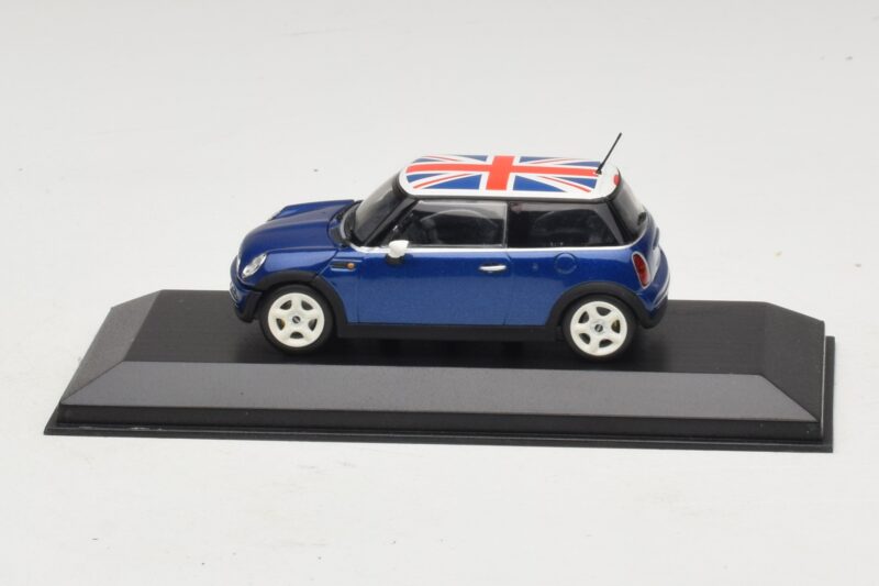 Mini Cooper S R53 Kék Brit Zászlóval Minichamps 1:43 Mini Cooper S R53 Kék Brit Zászlóval Minichamps 1:43 MINI026 Fém