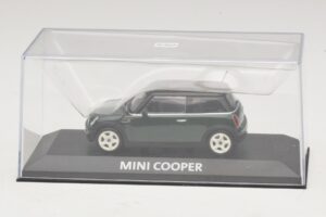 Mini Cooper S R53 Sötétzöld Fekete Tetővel Minichamps 1:43 MINI023 Fém – 4. kép a 5-ből