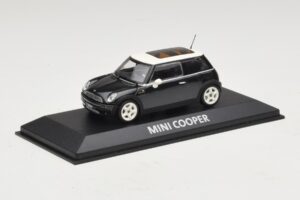 Mini Cooper S R53 Sötétzöld Panorámatetővel Minichamps 1:43 MINI015 Diecast – 2. kép a 4-ből
