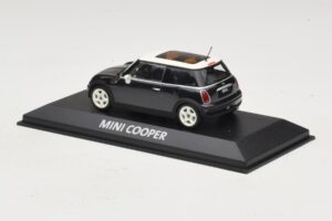 Mini Cooper S R53 Sötétzöld Panorámatetővel Minichamps 1:43 MINI015 Diecast – 3. kép a 4-ből