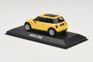 Mini Cooper S R53 Liquid Yellow Panorámatetővel Minichamps 1:43 MINI013 Fém – 3. kép a 4-ből