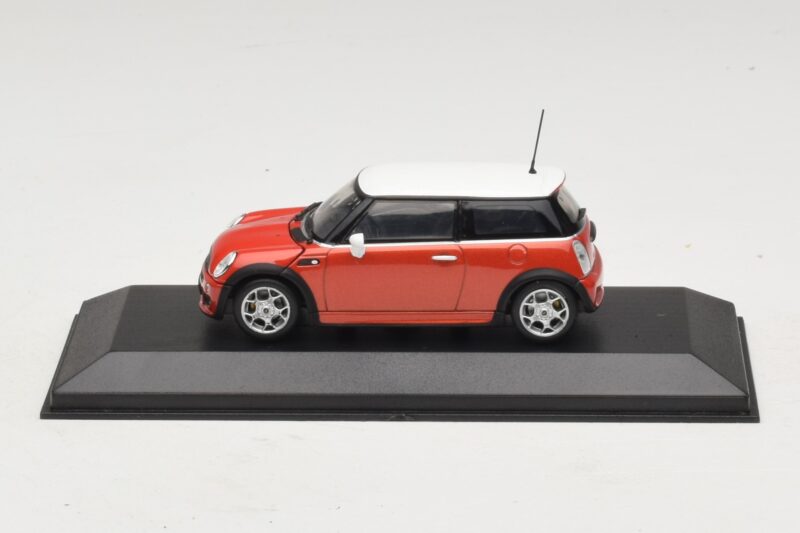 Mini Cooper S R53 Piros Fehér Tetővel Minichamps 1:43 MINI025 Diecast