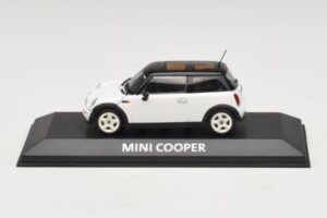 Mini Cooper S R53 Fehér Fekete Tetővel Minichamps 1:43 MINI027 Fém