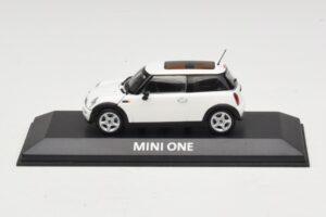 Mini Cooper S R53 Fehér Panorámatetővel Minichamps 1:43 MINI020 Fém