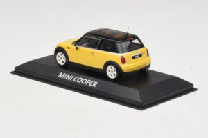 Mini Cooper S R53 Sárga Fekete Tetővel Minichamps 1:43 MINI031 Diecast – 3. kép a 4-ből