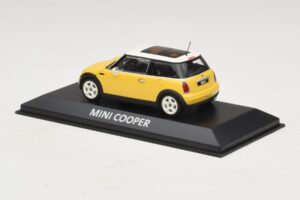 Mini Cooper S R53 Sárga Sárga Panorámatetővel Minichamps 1:43 MINI029 Diecast – 3. kép a 4-ből