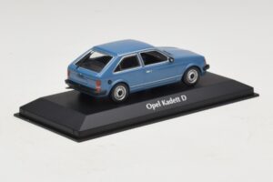 Opel Kadett D Kék Maxichamps 1:43 940044100 Fém – 2. kép a 5-ből