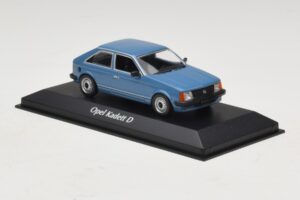 Opel Kadett D Kék Maxichamps 1:43 940044100 Fém – 3. kép a 5-ből
