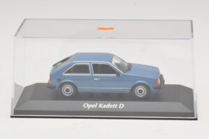 Opel Kadett D Kék Maxichamps 1:43 940044100 Fém – 4. kép a 5-ből