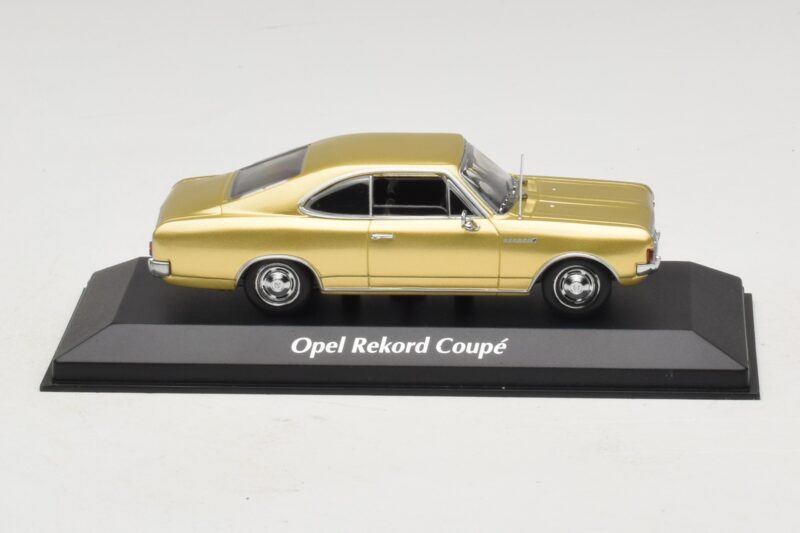 Opel Rekord C Kupé Arany Maxichamps 1:43 Opel Rekord C Kupé Arany Maxichamps 1:43 940046120 Diecast