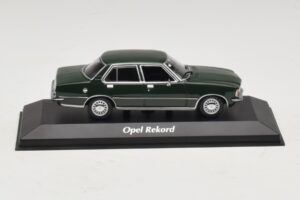 Opel Rekord D Sötétzöld Maxichamps 1:43 940044001 Fém
