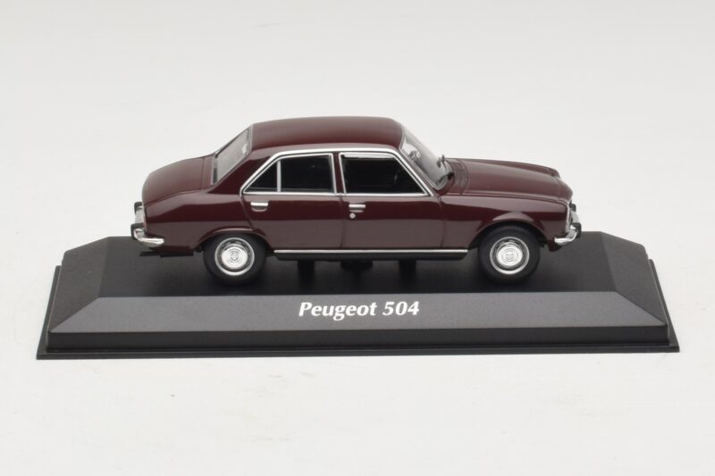 Peugeot 504 Sötétvörös Maxichamps 1:43 940112500 Fém