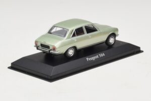 Peugeot 504 Világoszöld Metál Maxichamps 1:43 940112501 Fém – 2. kép a 5-ből
