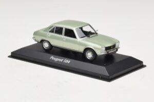 Peugeot 504 Világoszöld Metál Maxichamps 1:43 940112501 Fém – 3. kép a 5-ből
