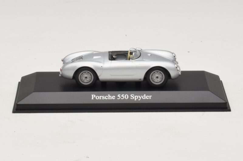 Porsche 550 Spyder Ezüst Maxichamps 1:43 Porsche 550 Spyder Ezüst Maxichamps 1:43 940066030 Fém