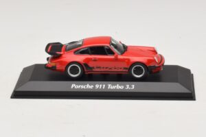 Porsche 911 930 Turbo 3.3 Piros Maxichamps 1:43 940069000 Fém