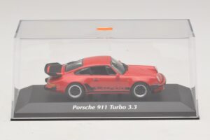 Porsche 911 930 Turbo 3.3 Piros Maxichamps 1:43 940069000 Fém – 4. kép a 5-ből