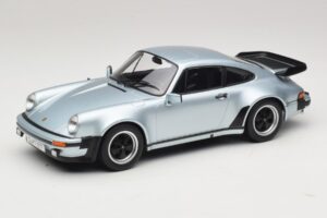 Porsche 911 930 Turbo 3.3 Ezüst KK-Scale 1:18 KKDC181444 Fém