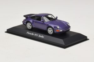 Porsche 911 964 Turbo Lila Metál Maxichamps 1:43 940069100 Fém – 3. kép a 5-ből