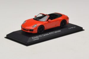Porsche 911 991.1 Carrera 4 GTS Kabrió Narancssárga Minichamps 1:43 410067331 Fém – 2. kép a 5-ből