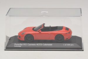 Porsche 911 991.1 Carrera 4 GTS Kabrió Narancssárga Minichamps 1:43 410067331 Fém – 4. kép a 5-ből