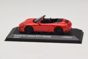 Porsche 911 991.1 Carrera 4 GTS Kabrió Piros Minichamps 1:43 410067330 Fém